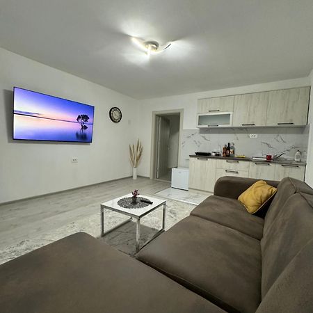 Apartment Airport Dd Mitrovici  Eksteriør bilde
