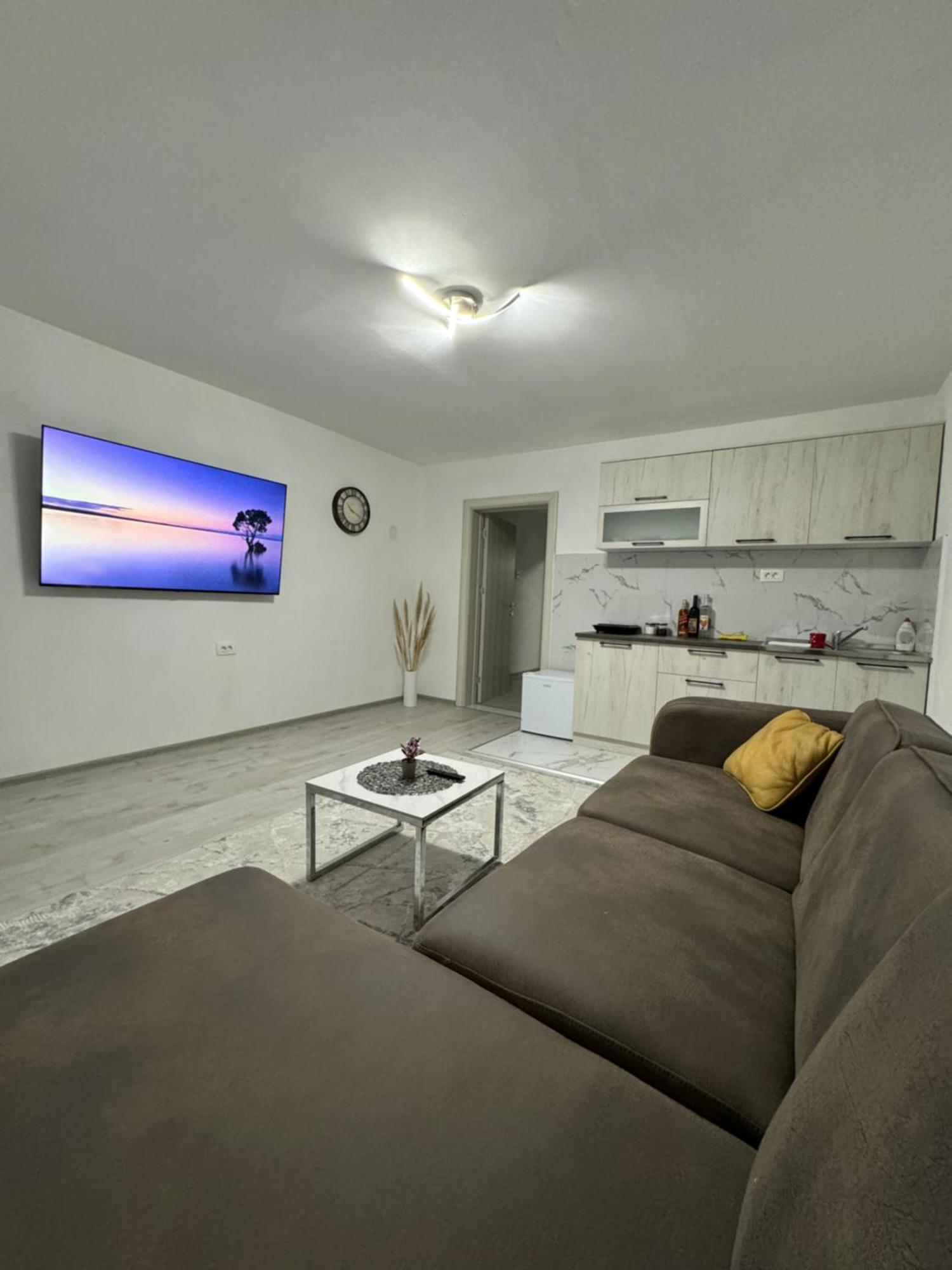 Apartment Airport Dd Mitrovici  Eksteriør bilde