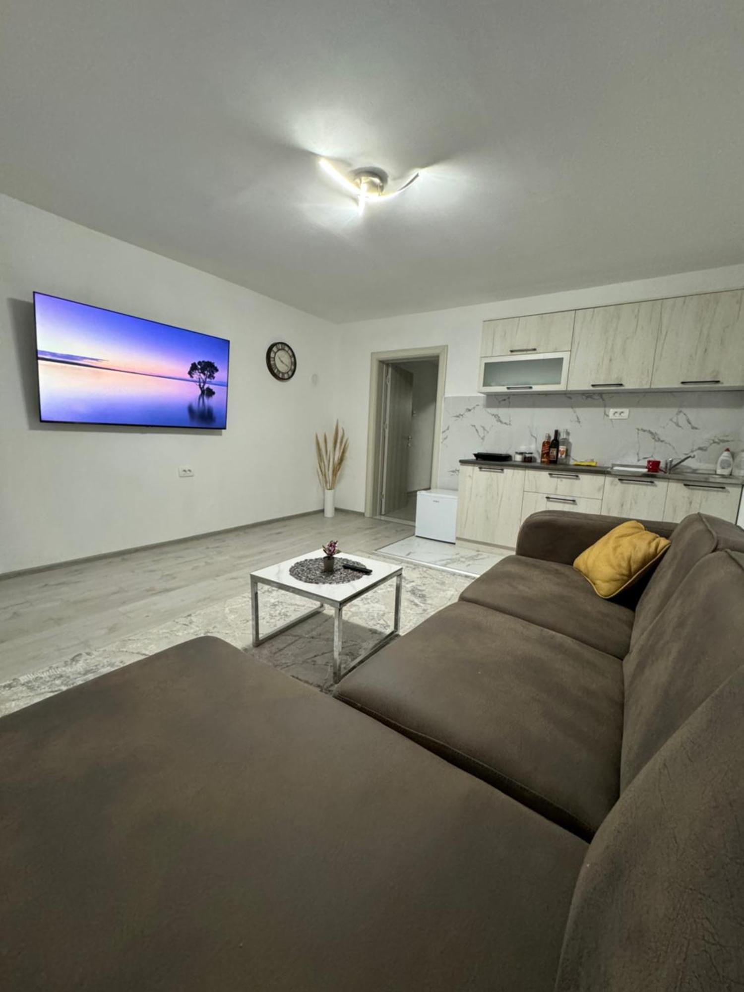 Apartment Airport Dd Mitrovici  Eksteriør bilde